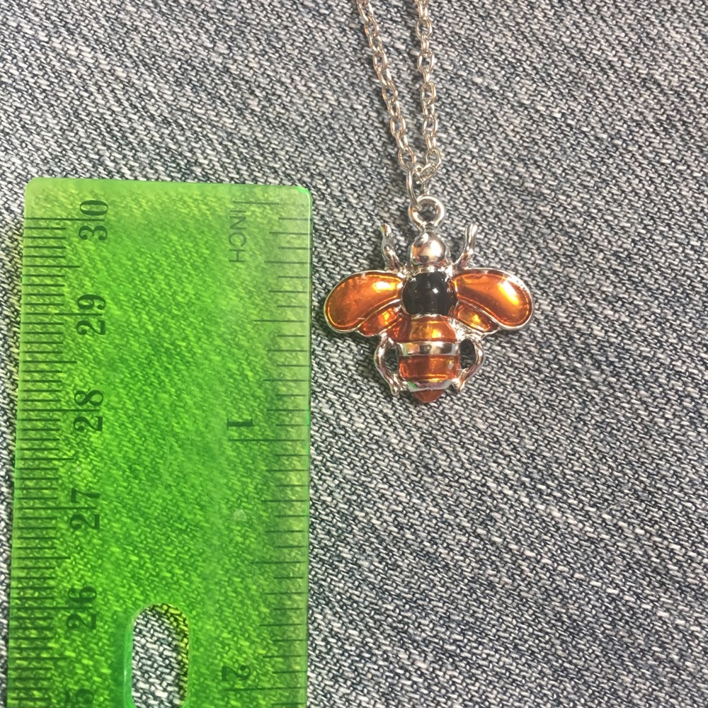 (A2) Spring Bee Necklace - Picture 3 of 3